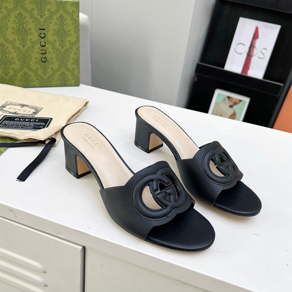 GUCCI Women s Interlocking G slide sandal