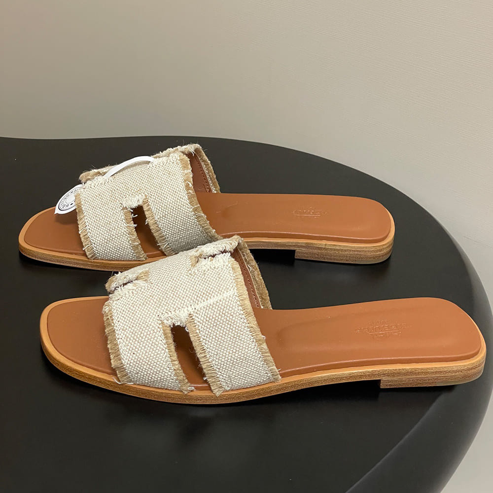 HERMES Oran sandal