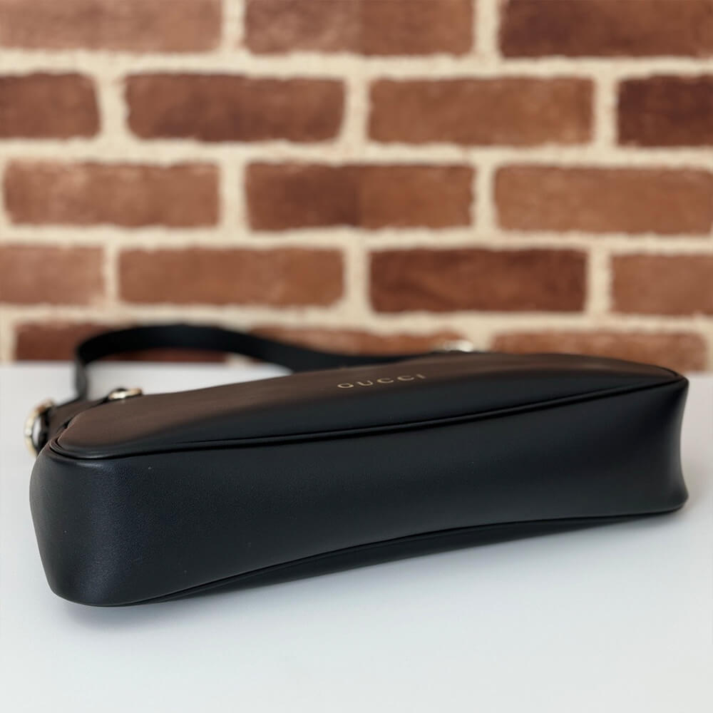 GG Emblem medium shoulder bag