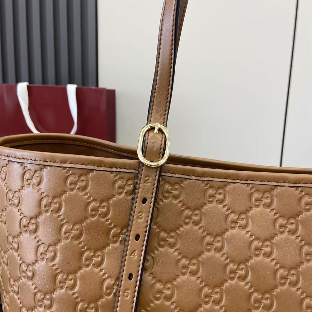 GG Emblem large tote bag